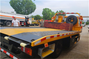 闸北附近拖车电话号码服务